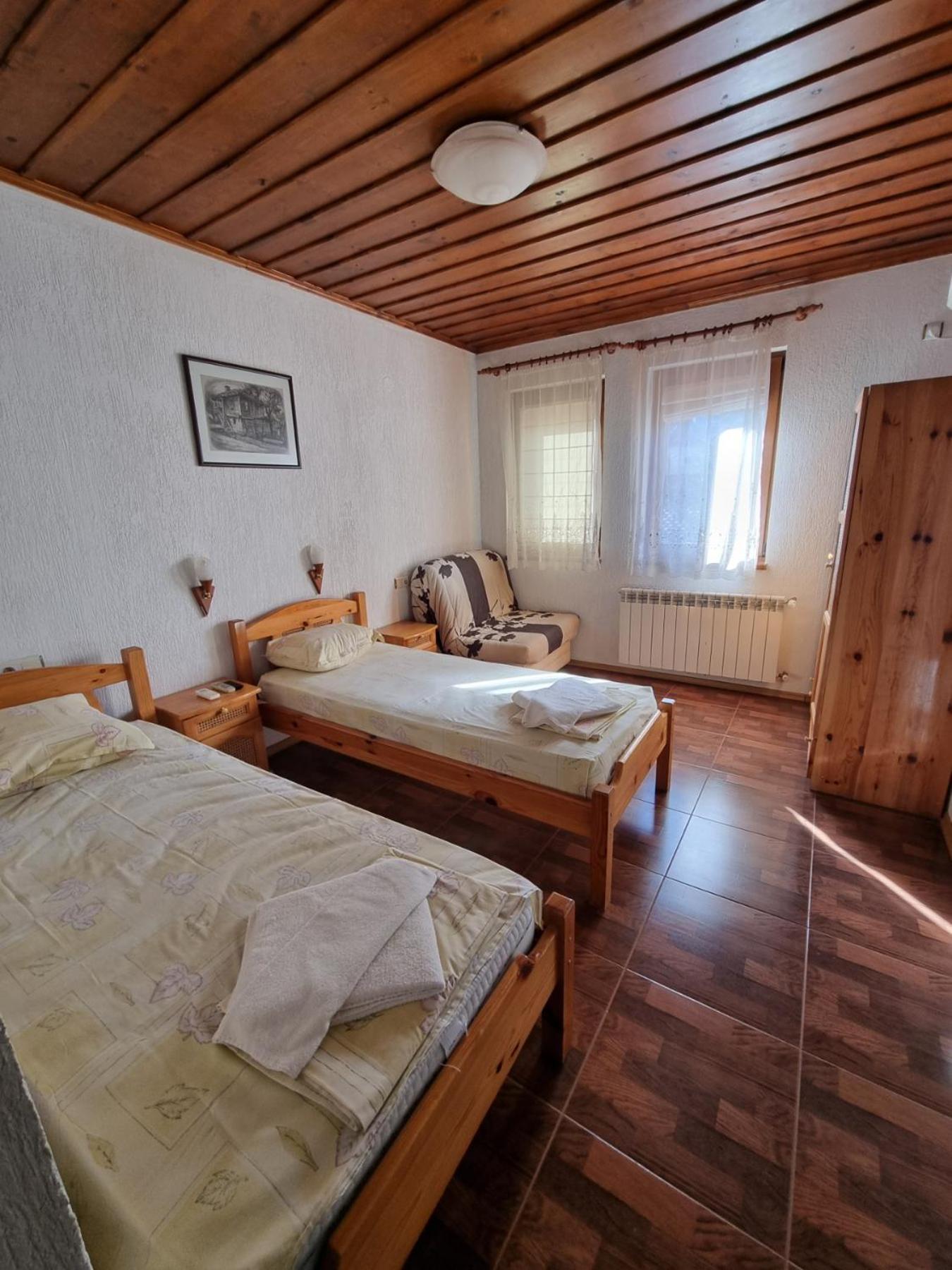 Къща За Гости Билдникс Malko Turnovo Luaran gambar
